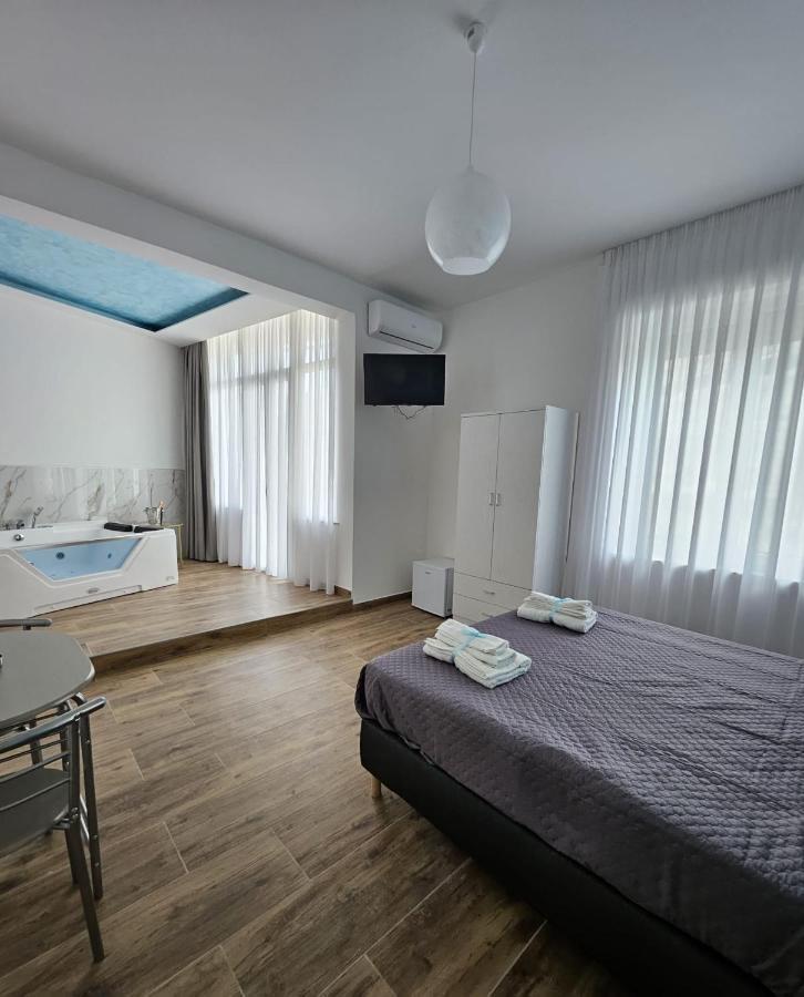 B&B Pietre Preziose Salerno Luaran gambar