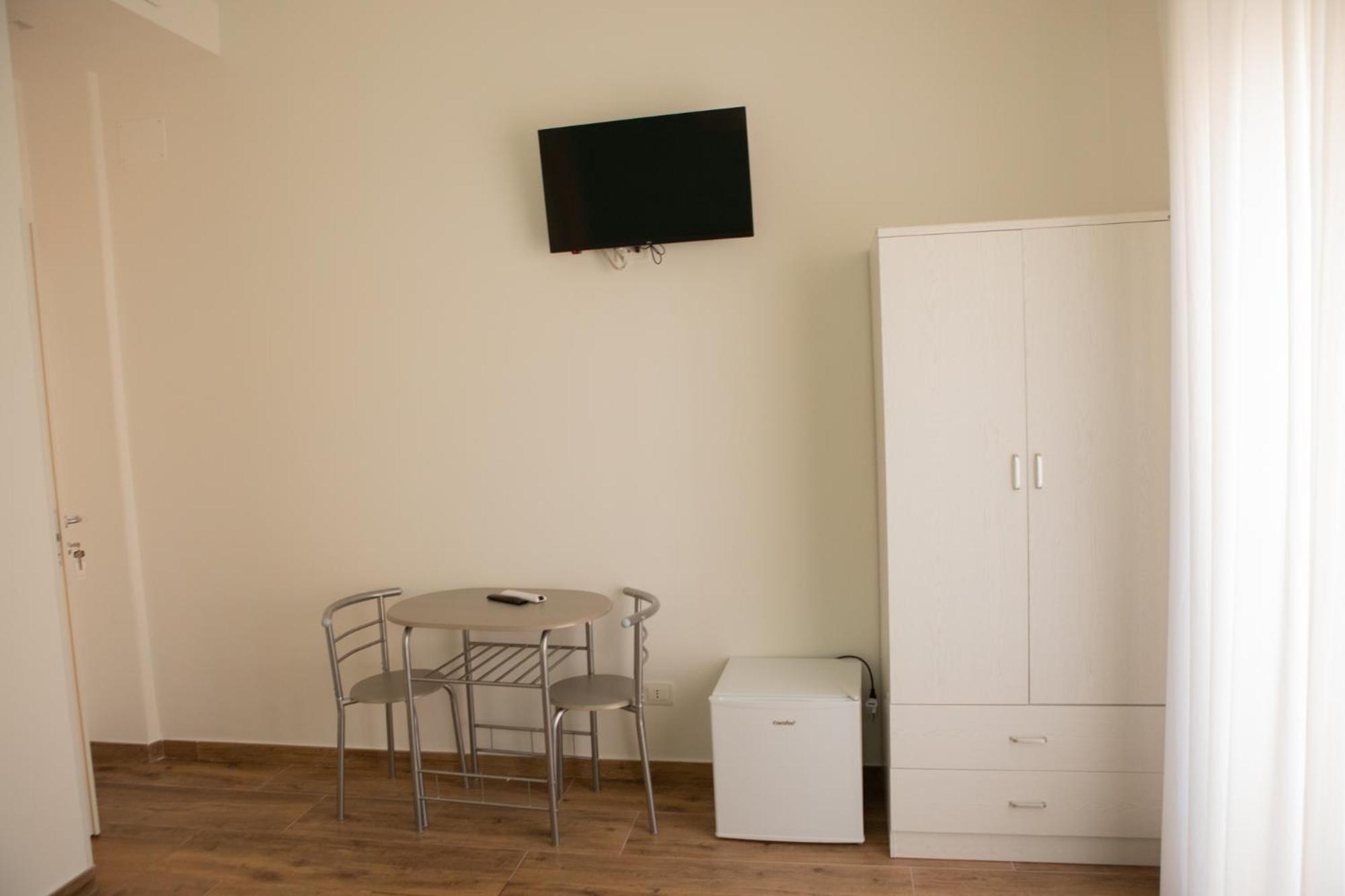 B&B Pietre Preziose Salerno Luaran gambar